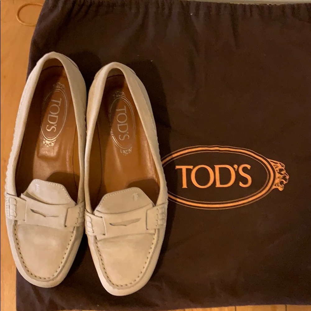 Tod’s Cream Suede Driving Moccasin💕